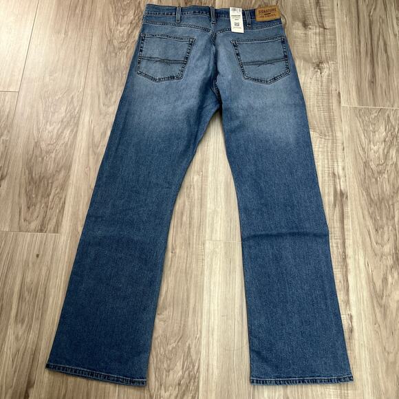 Signature by Levi Strauss & Co. Gold Label Men's Bootcut Fit Jeans 36x32 - Picture 2 of 10
